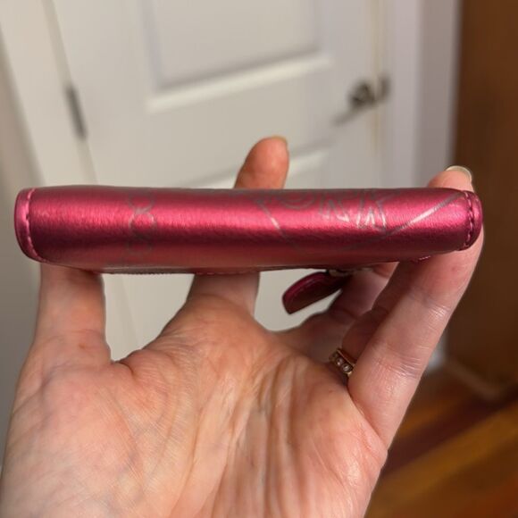 COACH POPPY HEART WALLET LEATHER HOT PINK W/ TROMPE CHAIN DETAILS
ADORABLE EUC! - Picture 6 of 15